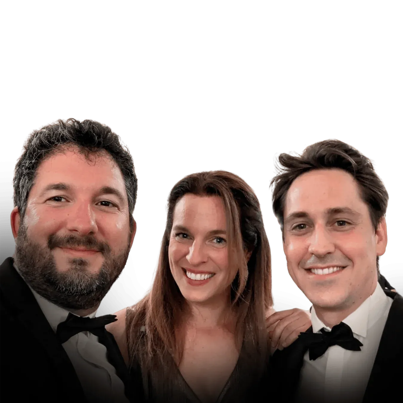 Benjamin Dupré, Natacha Milan et Ivan Tupinier, les trois musiciens d’A Song For You, souriants, en tenue de soirée